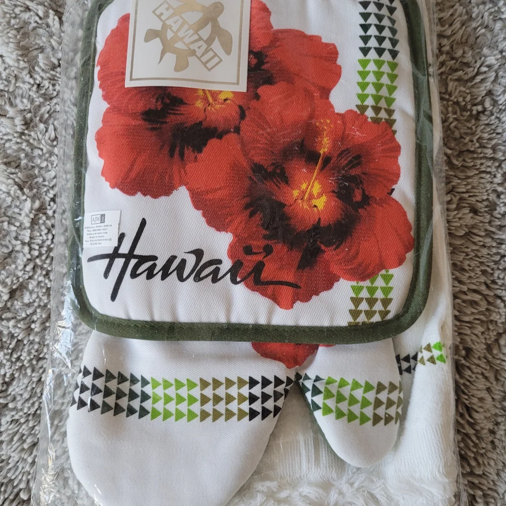 New Hawaii Floral Oven Mitt Set
